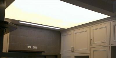 Светопроводящий натяжной потолок на кухню 6 кв.м