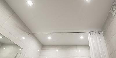 Матовый натяжной потолок белого цвета в ванную 7 кв.м